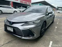 Toyota Camry 2.5 HEV Premium ปี 2022 ไมล์น้อย 14,xxx กม.
