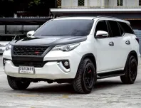 Toyota Fortuner 2.4 V ปี 2016 แต่งเต็ม ออปชันครบ จัดเลย!