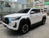 2022 TOYOTA REVO DOUBBLECAB 2.4 MID PRE RUNNER เกียร์ธรรมดา สีขาว รถสวยสภาพใหม่ มือเดียว ฟรีดาวน์