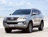 ลดราคา! Toyota Fortuner 2.8 V ปี 2015 รถครอบครัวสุดคุ้มค่า