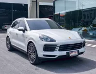 Porsche CAYENNE 3.0 E-Hybrid ปี 2023 สีขาว ออปชันครบ ราคาพิเศษ มือเดียวป้ายแดง เจ้าของขายเอง 
