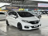 Honda Jazz 1.5 ตัวS สีขาว ปี 2020 ราคาพิเศษ สีขาวสวย