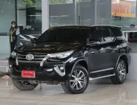 Toyota Fortuner 2.4 V 4WD ปี2018 ใช้น้อยเข้าศูนย์ตลอด รถบ้านแท้ๆ สวยเดิมทั้งคันรับประกัน ออกรถ0บาท