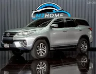 TOYOTA FORTUNER 2.8 V AT/4WD  ปี 2015 จด 2016 สีเทา