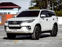 Toyota Fortuner 2.4 V ปี 2016 รถบ้านแท้ ไมล์น้อย
