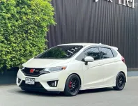 Honda Jazz 1.5 i-VTEC ปี 2015 รถบ้านสวย พร้อมใช้งาน ชุดแต่งสวย หลักแสน  ชุดคิด AZC 
