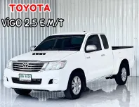 ผ่อนเบา 5,xxx บาท Toyota Hilux Vigo 2.5E รถกระบะแคป 
