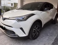 Toyota C-HR 1.8 HV 2020 สีขาวหลังคาดำ เลขไมล์ต่ำ 550k