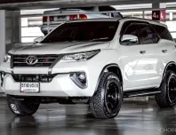 Toyota Fortuner 2.8 V 2016 สีขาว สวยงาม ไมล์แท้