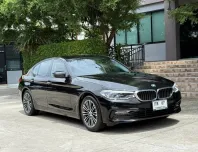 2018 BMW 520D SPORT LINE รถมือเดียวออกป้ายแดง รถวิ่งน้อย เข้าศูนย์ตลอด รถไม่เคยมีอุบัติเหตุครับ