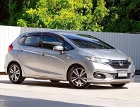 2018 Honda JAZZ 1.5 i-VTEC รถเก๋ง 5 ประตู ดาวน์ 0%