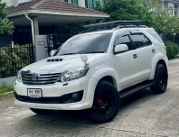  TOYOTA Fortuner 3.0 V 4WD   เครื่องยนต์: ดีเซล เกียร์:AT ปี: 2013 สี:ขาว 