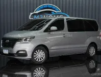 HYUNDAI H-1 2.5 TOURING AT ปี 2018 จด 2019 สี เทา