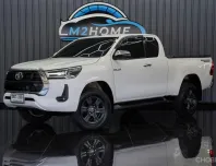 TOYOTA HILUX REVO SMART CAB 2.4 PRERUNNER MID AT ปี 2022 จด 2023 สีขาว