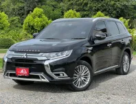 MITSUBISHI OUTLANDER 2.4 GT-PREMIUM 4WD PLUG-IN HYBRID สี่ประตู A/T ปี2021 จด 2023 สีดำ