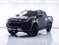 1E378 ISUZU D-MAX V-CROSS CAB4 3.0 DDI M 4WD AT 2020