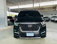 Hyundai H-1 2.5 Deluxe ปี 2021 มือแรก เข้าศูนย์ตลอดวิ่ง 50,000 กิโลแท้