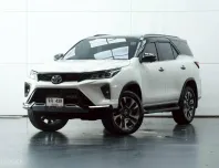 2022 TT.FORTUNER 2.4 LEGENDER BLACK TOP 4WD.
