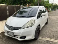2011 Honda JAZZ 1.5 i-VTEC รถเก๋ง 5 ประตู รถสภาพดี มีประกัน