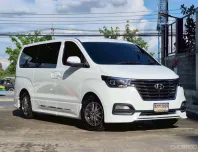 ขายรถ Hyundai H-1 2.5 Elite FE ปี 2024 สภาพดีมาก มือเดียวป้ายแดง ไมล์น้อยสุด 