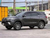 2015 Toyota Fortuner 2.4 V SUV ออกรถฟรี