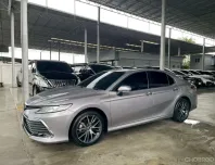 TOYOTA CAMRY 2.5 HEV PREMIUM ปี 2022 รถสวย มือแรกออกห้าง สภาพพร้อมใช้ ไมล์น้อย รับประกันตัวถังสวย