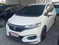 2019 Honda JAZZ 1.5 i-VTEC รถเก๋ง 5 ประตู ฟรีดาวน์