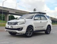 Toyota Fortuner 3.0 TRD Sportivo ปี 2013 ขับ 4WD สีขาว รถบ้านแท้ ไมล์น้อย มือเดียวป้ายแดง  
