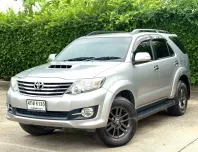 Toyota Fortuner 3.0 V 2015 สภาพสวยพร้อมใช้งาน  ประวัติศูนย์  ไมล์แท้  