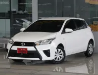 Toyota YARIS 1.2 J ปี2017 รถบ้านมือเดียว ใช้น้อยไมล์แท้เข้าศูนย์ตลอด ไม่เคยติดแก๊ส สวยเดิม ออกรถ0บาท