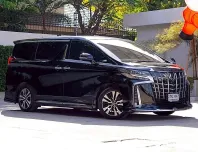 Toyota Alphard 2.5 ปี 2022 รถครอบครัวสุดหรูพร้อมใช้งาน