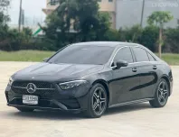Mercedes-Benz A-Class A200 AMG Dynamic 2023 สภาพดีวารันตีศูนย์ ไมล์น้อย มือเดียวป้ายแดง  