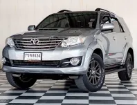 TOYOTA FORTUNER 3.0 V.CHAMP.4WD.ภายในสีดำ เกียร์ออโต้ ปี 2015