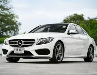 Benz C300 BlueTEC Hybrid AMG ปี 2015  ขาวเบาะแดงที่ถูกต้อง แถมวิ่งน้อยเหมือนได้รถใหม่  