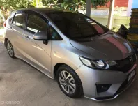 2016 Honda JAZZ 1.5 i-VTEC รถเก๋ง 5 ประตู 