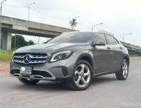 Mercedes-Benz GLA 200 Facelift ปี 2020 สีเทาเข้ม