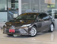 Toyota CAMRY 2.5 Hybrid premium ปี 2018 รถบ้านมือเดียว เข้าศูนย์ตลอด สวยเดิม ออกรถ0บาท