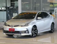 Toyota COROLLA 1.8 ESPORT ปี2017 ไมล์แท้8x,xxxโล รถบ้านมือเดียว เข้าศูนย์ตลอด ไม่เคยติดแก๊ส ออกรถ0บา