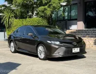 2021 TOYOTA CAMRY 2.5G รถมือเดียวออกป้ายแดง รถวิ่งน้อย รถเข้าศูนย์ตามระยะ รถไม่เคยมีอุบัติเหตุครับ