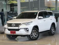 Toyota Fortuner 2.4 V ปี2017 รถบ้านมือเดียว ใช้น้อยเข้าศูนย์ตลอด สวยเดิมทั้งคัน ออกรถ0บาท