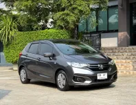 2020 HONDA JAZZ GK รถมือเดียวป้ายแดง รถวิ่งเพียง 60,000 กม เข้าศูนย์ตามระยะ รถไม่มีอุบัติเหตุครับ