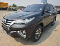 Toyota Fortuner 2.4 V ปี 2016 รถ SUV มือสองสภาพดี