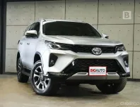 2022 Toyota FORTUNER 2.4 Leader V 4WD SUV AT ไมล์แท้ 9 หมื่น รับประกัน 5 ปี 150,000 KM B5476