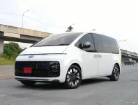 Hyundai Staria 2.2 Premium with Sunroof 2023 ไมล์น้อยมาก มือเดียวป้ายแดง  เจ้าของขายเอง 