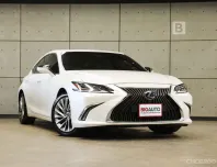 2021 Lexus ES300h 2.5 Grand Luxury Sedan AT ไมล์แท้ 6 หมื่น สีขาว Sonic Quartz White รหัส 085 B9925