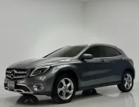 2018  Benz Gla200