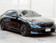 BMW 5 Series 530e 2025 สภาพใหม่ ไมล์น้อย มือเดียวป้ายแดง ประวัติศูนย์  
