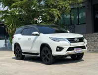 2018 TOYOTA FORTUNER TRD รถมือเดียวออกป้ายแดง รถวิ่งน้อยเพียง 120,000กม รถไม่เคยมีอุบัติเหตุครับ