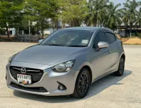 Mazda2 1.3 high plush Top ปี 2016 สีเทา