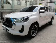 2022 TOYOTA REVO CAB 2.4 MID Z-EDTION เกียร์AUTO สีขาว จอDVD ล้อแม็ค รถสวยสภาพดี มือเดียว ฟรีดาวน์